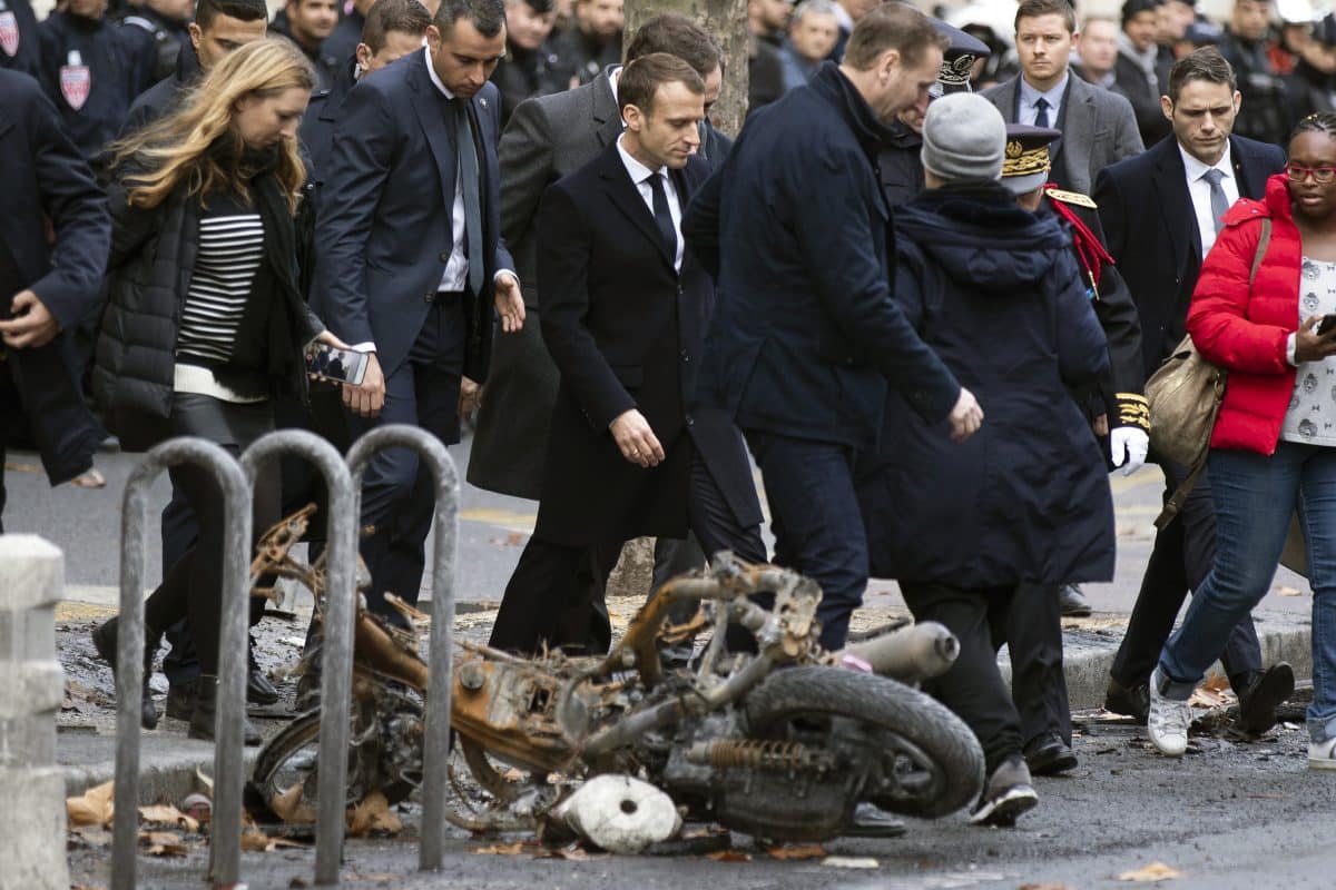 gilets jaunes,France,Europe