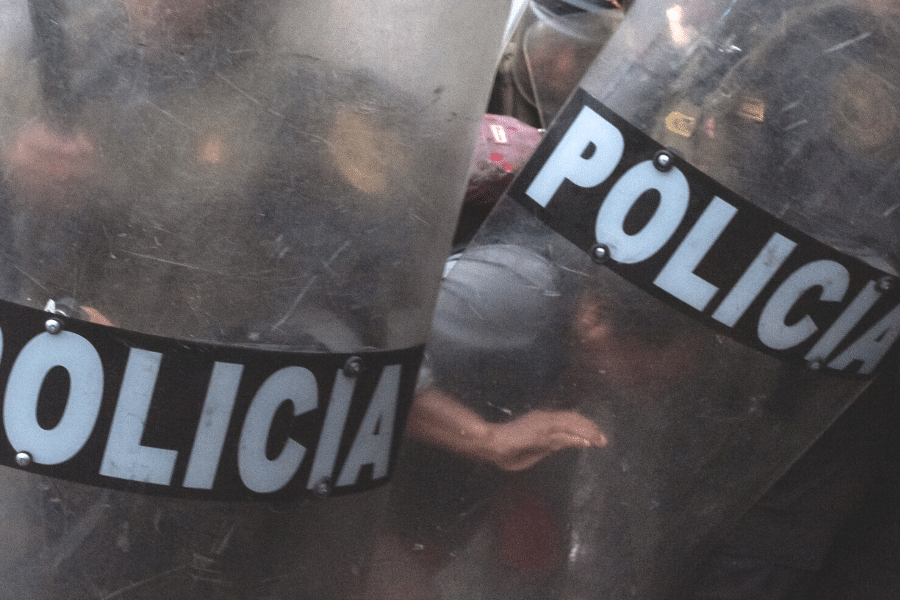 Police pushback against protesters in Peru